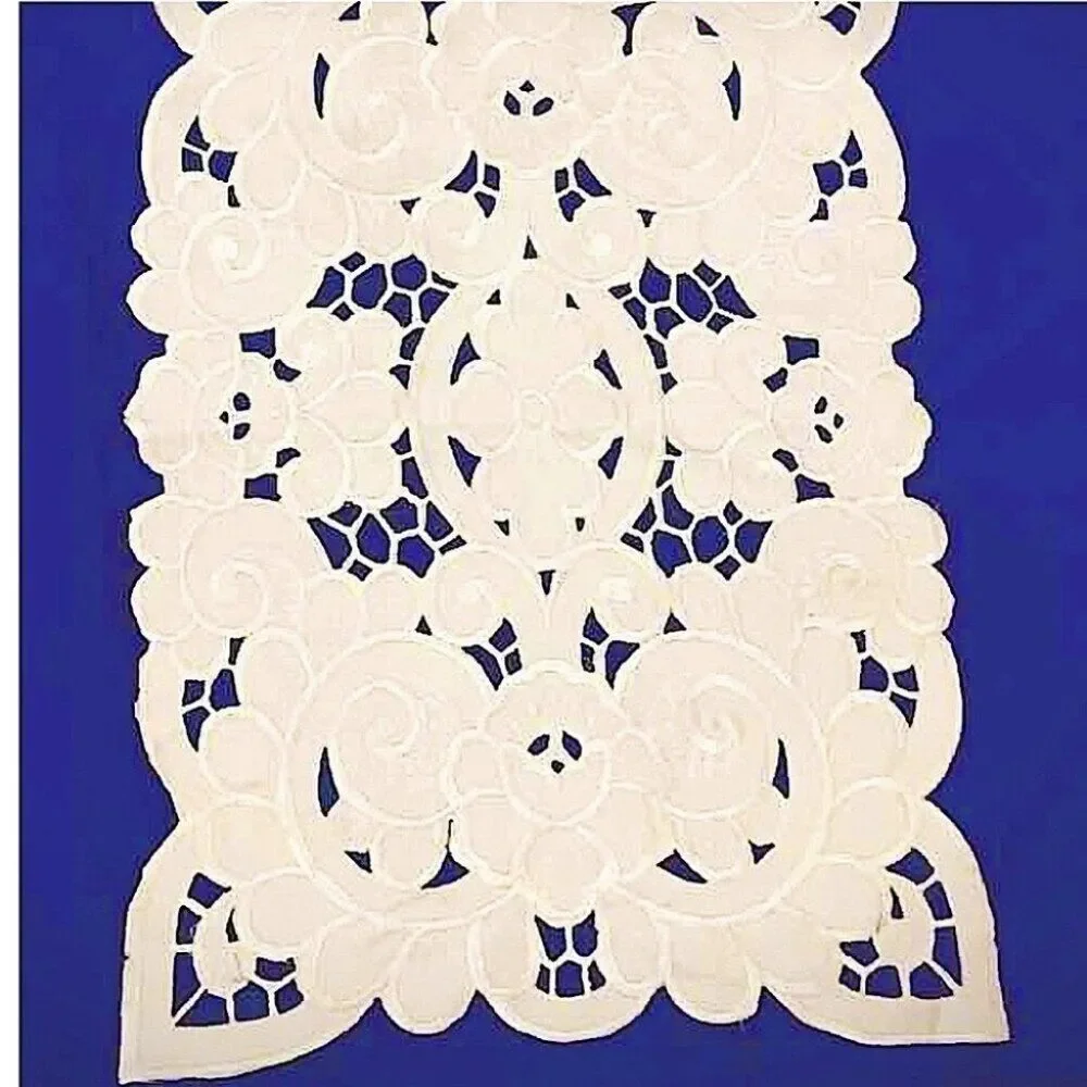 6PC Cream Rectangular Cutout Embroidery Placemat NEW